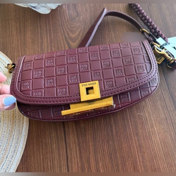 NWT Steve Madden Deep Burgundy Shoulder Bag - Picture 2 of 3